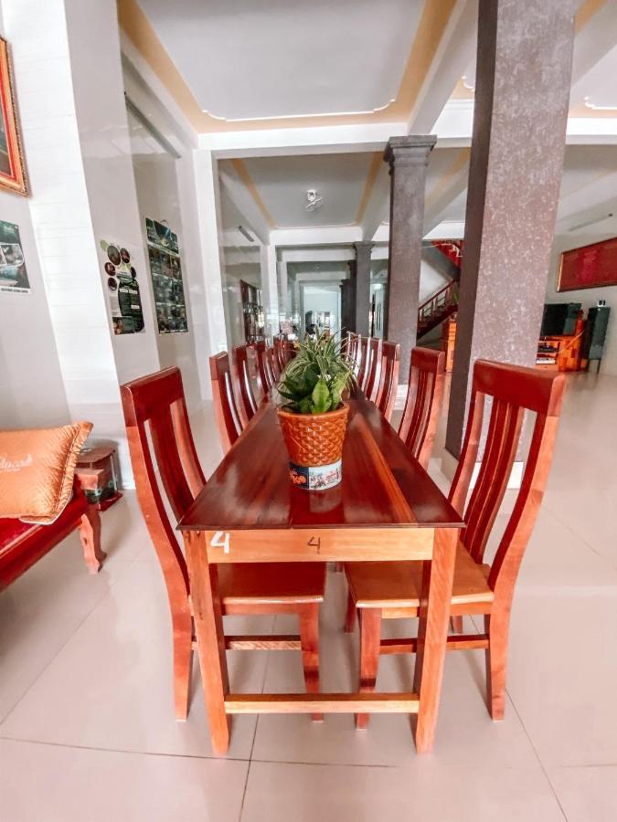 Gold Plus Hotel Phong Nha Exterior photo